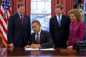 President Obama signs human trafficking order
